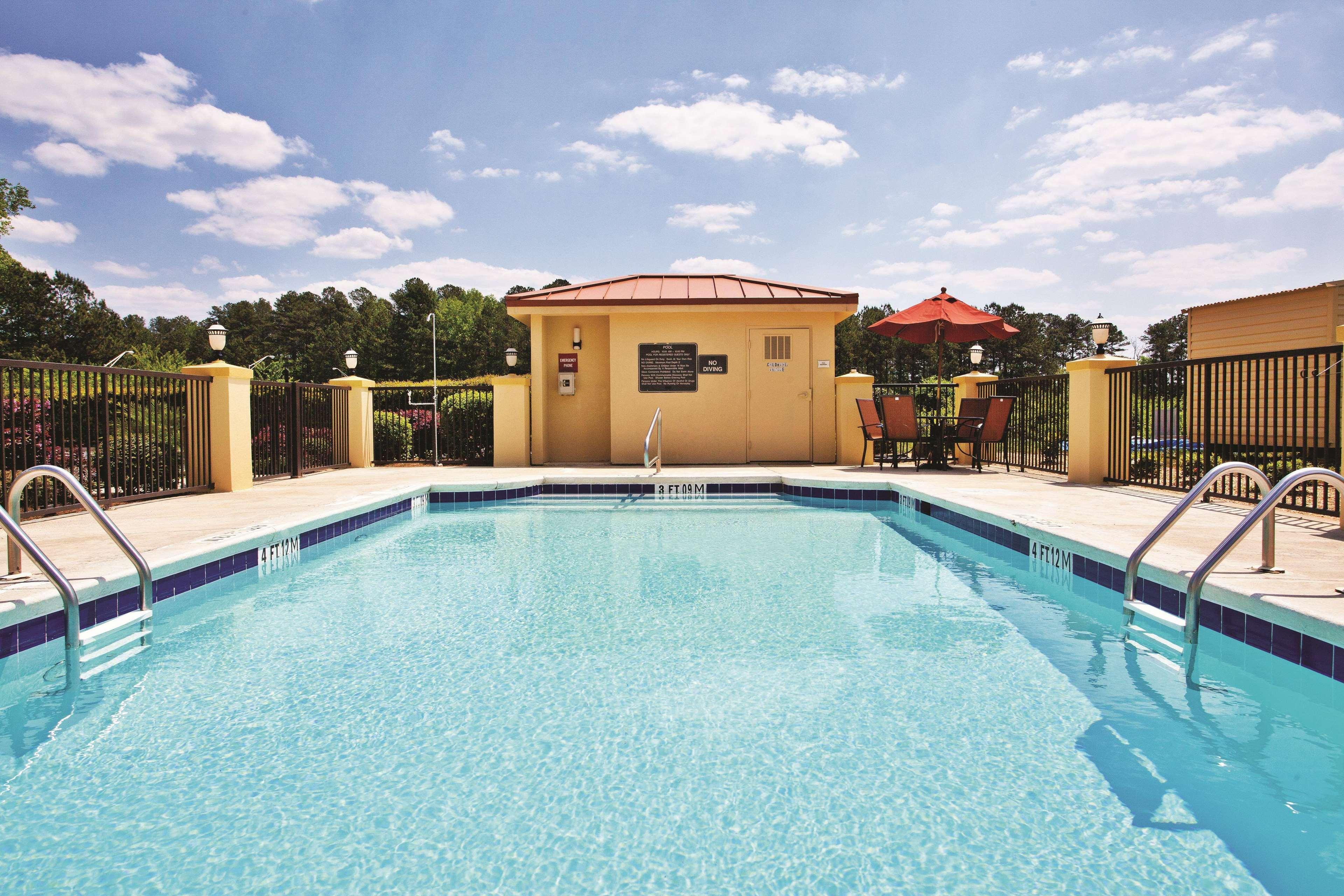 La Quinta By Wyndham Lagrange / I-85 Hotell Exteriör bild