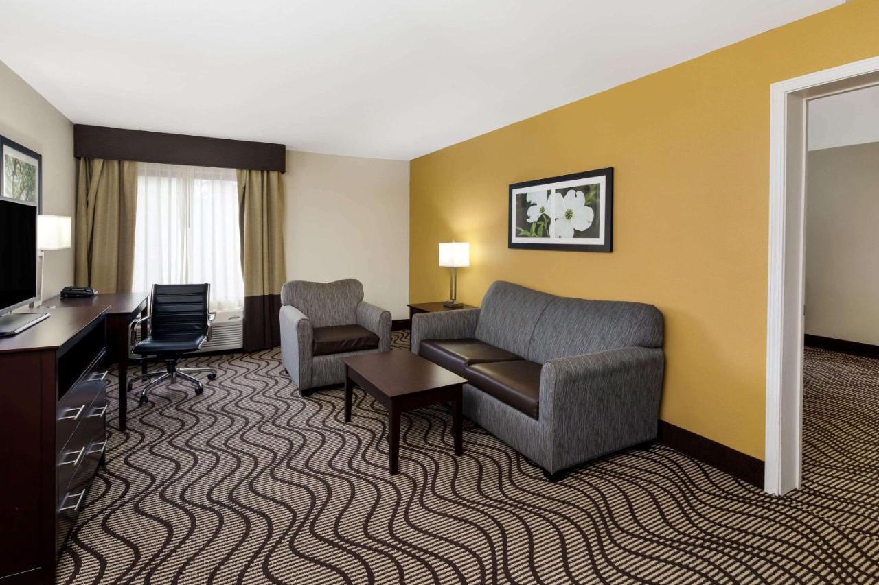 La Quinta By Wyndham Lagrange / I-85 Hotell Exteriör bild